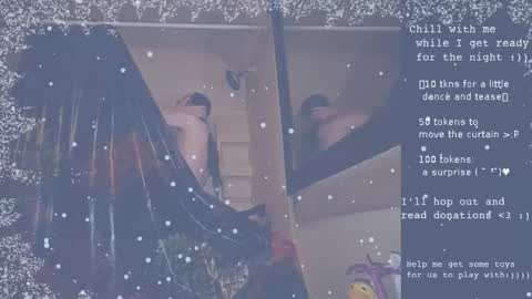 Snapshot of amituist chatting on 12-22-25, 04:09 amituist online show from 12-22-25, 04:09