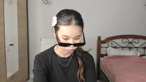 Snapshot of amiya_cute chatting on 02-11-26, 02:33 Ami online show from 02-11-26, 02:33