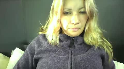 Paula D online show from 02-04-25, 01:27
