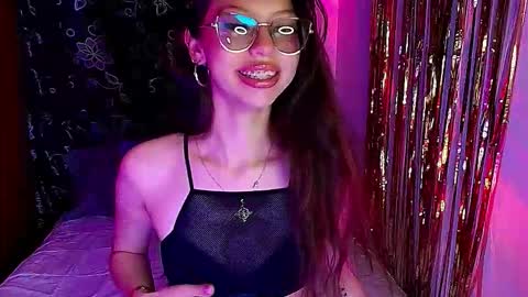 Snapshot of ammeliejoy chatting on 11-05-25, 12:21 Ammelie online show from 11-05-25, 12:21