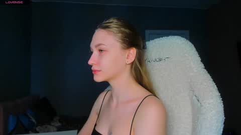 Snapshot of ammi_bliss chatting on 11-15-25, 04:32 Ammi online show from 11-15-25, 04:32