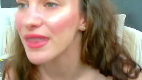 Snapshot of ammirra_a chatting on 07-09-26, 04:38 Amira online show from 07-09-26, 04:38