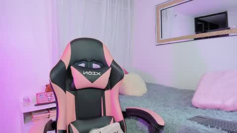 Snapshot of ammy_rodriguez_ chatting on 04-16-26, 01:06 Ammy online show from 04-16-26, 01:06