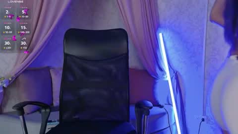 Snapshot of ammyjoness_ chatting on 05-21-26, 07:10 Ammy Jones online show from 05-21-26, 07:10