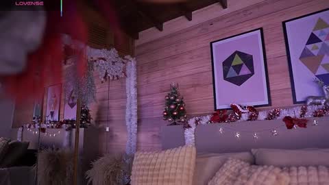 Snapshot of ammyscott1 chatting on 12-14-25, 07:29 Ammy Scott online show from 12-14-25, 07:29