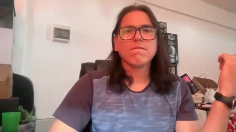 Snapshot of amo_s chatting on 10-11-25, 08:51 amo_s online show from 10-11-25, 08:51