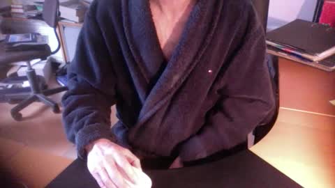 Snapshot of amor2200 chatting on 01-30-25, 08:32 Amor2200 online show from 01-30-25, 08:32