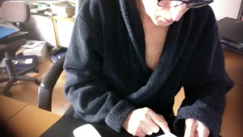 Snapshot of amor2200 chatting on 01-31-25, 08:54 Amor2200 online show from 01-31-25, 08:54