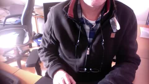 Snapshot of amor2200 chatting on 03-03-25, 11:11 Amor2200 online show from 03-03-25, 11:11