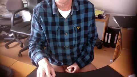 Snapshot of amor2200 chatting on 03-11-25, 02:29 Amor2200 online show from 03-11-25, 02:29