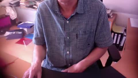 Snapshot of amor2200 chatting on 09-23-25, 11:57 Amor2200 online show from 09-23-25, 11:57