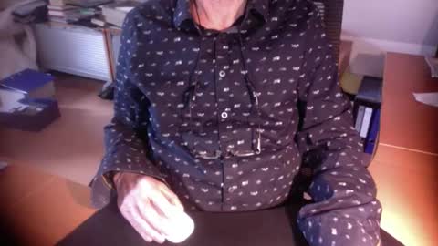 Snapshot of amor2200 chatting on 11-03-25, 08:48 Amor2200 online show from 11-03-25, 08:48