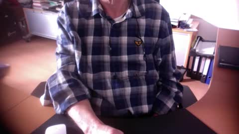 Snapshot of amor2200 chatting on 11-26-25, 09:54 Amor2200 online show from 11-26-25, 09:54