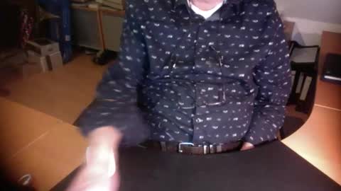 Snapshot of amor2200 chatting on 12-21-25, 04:58 Amor2200 online show from 12-21-25, 04:58