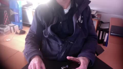 Snapshot of amor2200 chatting on 01-06-26, 09:35 Amor2200 online show from 01-06-26, 09:35