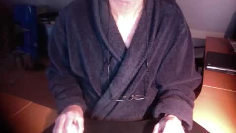 Snapshot of amor2200 chatting on 01-07-26, 11:34 Amor2200 online show from 01-07-26, 11:34