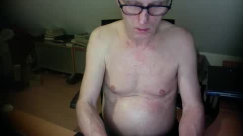 Snapshot of amor2200 chatting on 02-02-26, 10:52 Amor2200 online show from 02-02-26, 10:52