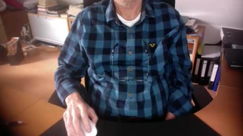 Snapshot of amor2200 chatting on 02-24-26, 08:12 Amor2200 online show from 02-24-26, 08:12