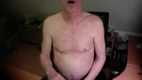 Snapshot of amor2200 chatting on 03-10-26, 11:10 Amor2200 online show from 03-10-26, 11:10