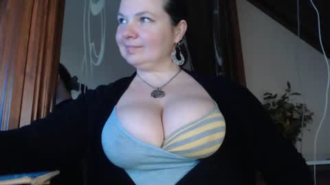 amorelara online show from 01-27-25, 07:24