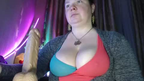 Snapshot of amorelara chatting on 06-18-26, 11:36 amorelara online show from 06-18-26, 11:36