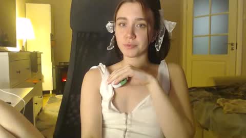 Snapshot of amoremeoww chatting on 01-20-25, 04:23 miss unforgettable online show from 01-20-25, 04:23