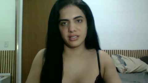 amputeeluna online show from 05-01-26, 01:10