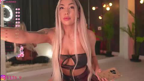    -------------   online show from 09-25-25, 09:51