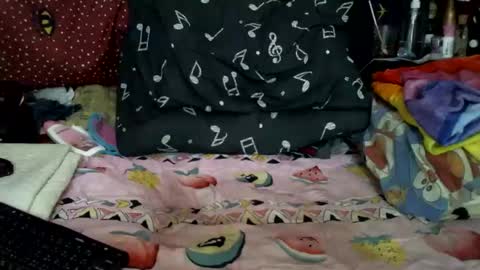 Snapshot of amuy_amuy chatting on 03-11-25, 08:20 Amuy online show from 03-11-25, 08:20