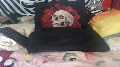 Snapshot of amuy_amuy chatting on 11-09-25, 05:39 Amuy online show from 11-09-25, 05:39