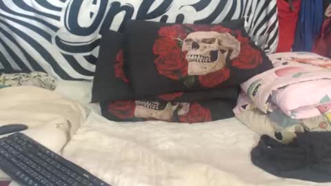 Snapshot of amuy_amuy chatting on 12-02-25, 05:02 Amuy online show from 12-02-25, 05:02