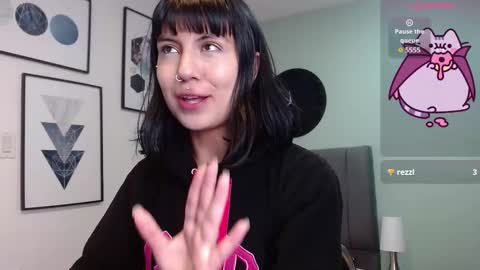 Snapshot of amy__adams1 chatting on 10-23-25, 04:34 Amy 3 online show from 10-23-25, 04:34