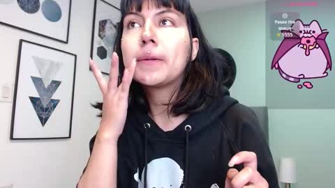 Snapshot of amy__adams1 chatting on 11-11-25, 04:23 Amy 3 online show from 11-11-25, 04:23