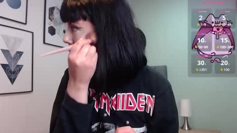 Snapshot of amy__adams1 chatting on 11-18-25, 03:56 Amy 3 online show from 11-18-25, 03:56