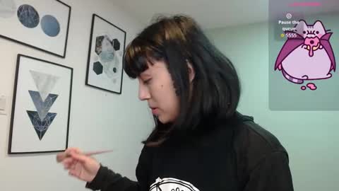 Snapshot of amy__adams1 chatting on 11-28-25, 04:37 Amy 3 online show from 11-28-25, 04:37