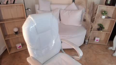     online show from 01-02-25, 07:51