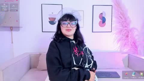 Snapshot of amy_lit chatting on 10-14-25, 07:58 Hello I am Allison Welcome to my room and let is have a good time together whith me online show from 10-14-25, 07:58