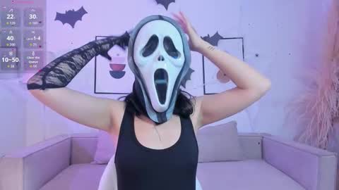 Snapshot of amy_lit chatting on 10-22-25, 07:13 Hello I am Allison Welcome to my room and let is have a good time together whith me online show from 10-22-25, 07:13