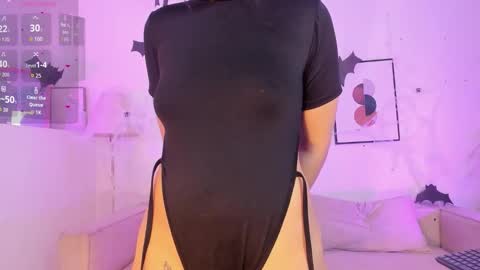 Snapshot of amy_lit chatting on 10-27-25, 06:45 Hello I am Allison Welcome to my room and let is have a good time together whith me online show from 10-27-25, 06:45