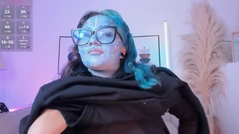 Snapshot of amy_lit chatting on 11-26-25, 07:48 Hello I am Allison Welcome to my room and let is have a good time together whith me online show from 11-26-25, 07:48