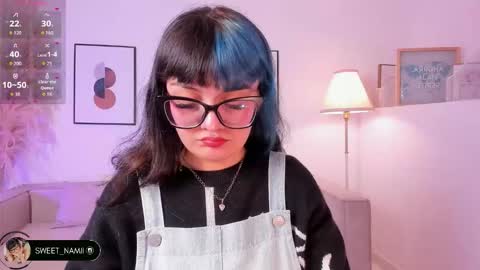 Snapshot of amy_lit chatting on 12-18-25, 04:35 Hello I am Allison Welcome to my room and let is have a good time together whith me online show from 12-18-25, 04:35