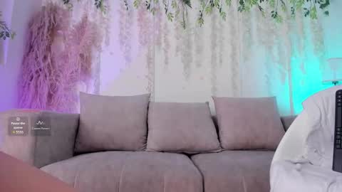 Snapshot of amy_lit chatting on 02-07-26, 09:29 Hello I am Allison Welcome to my room and let is have a good time together whith me online show from 02-07-26, 09:29