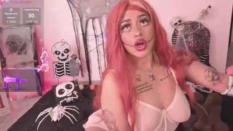 Snapshot of amy_nicolee chatting on 10-05-25, 03:54 Little Slut Nicolee online show from 10-05-25, 03:54