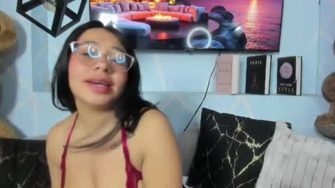 Snapshot of amy_noa chatting on 05-06-26, 01:14 Emy Noa online show from 05-06-26, 01:14