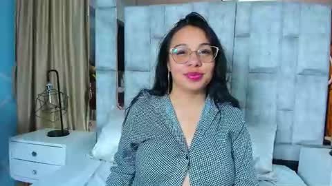 Snapshot of amy_noa chatting on 06-12-26, 03:38 Emy Noa online show from 06-12-26, 03:38