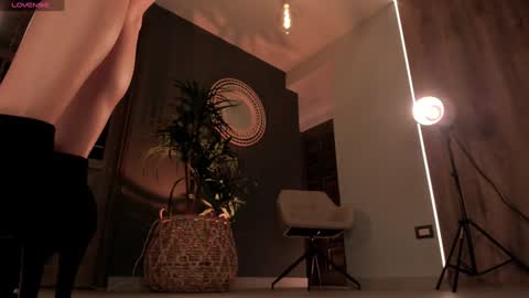 Amy Armstrong online show from 01-10-25, 04:12