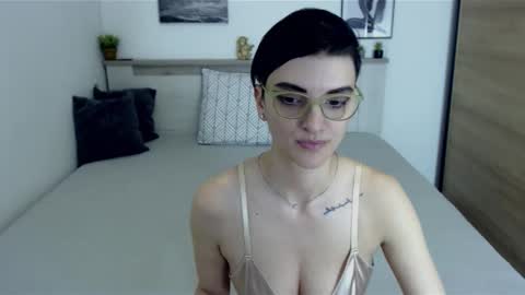 Snapshot of amylexy chatting on 01-13-25, 11:19 Hi there guys My pleasure in your hands pvt is open online show from 01-13-25, 11:19