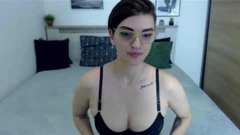 Snapshot of amylexy chatting on 10-04-25, 07:34 Hi there guys My pleasure in your hands pvt is open online show from 10-04-25, 07:34