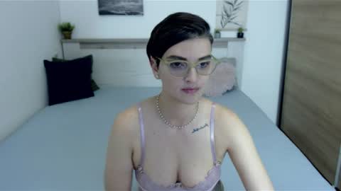 Hi there guys  My pleasure in your hands  pvt is open online show from 07-18-26, 06:45