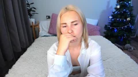 Snapshot of amymilson chatting on 12-25-24, 06:52 amymilson online show from 12-25-24, 06:52